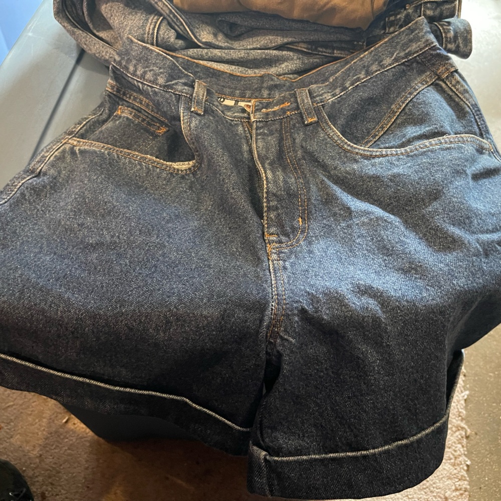Bill Blass Cuffed Jeans Shorts